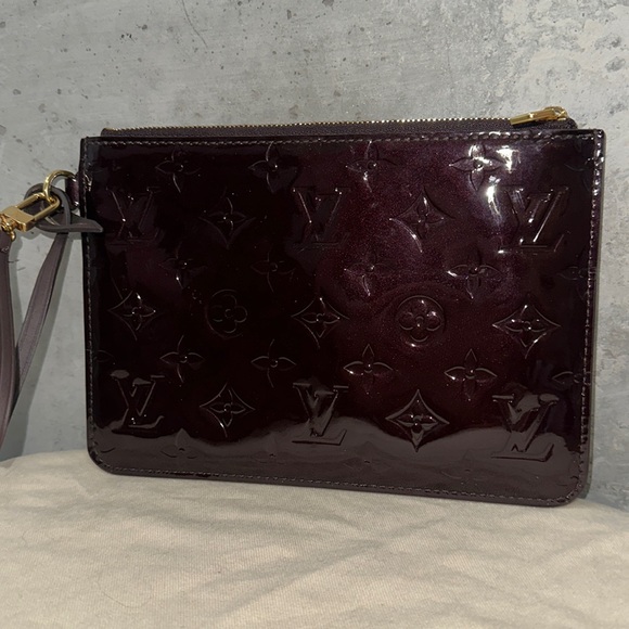 Louis Vuitton amarante vernis Long Beach pochette pouch wristlet